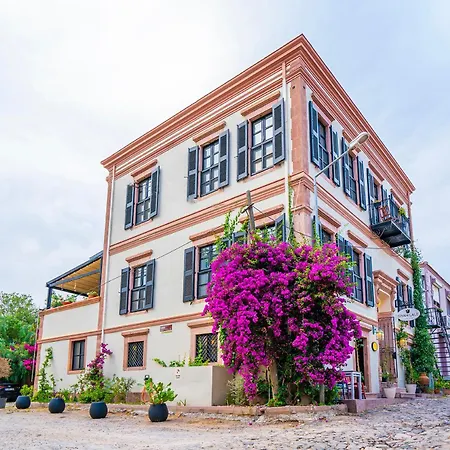 호텔 Siyah Lale Cunda 1841 (adults Only) 2*