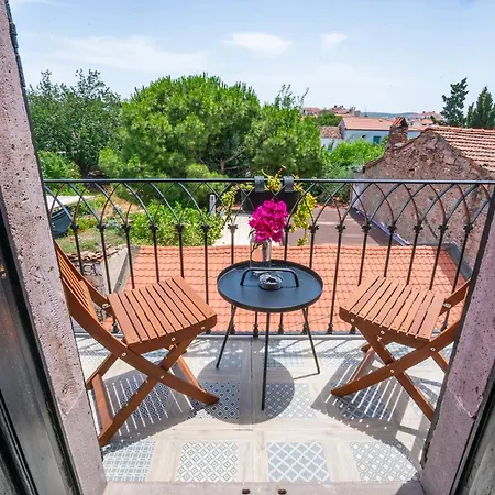 Siyah Lale 1841 (adults Only) جوندا