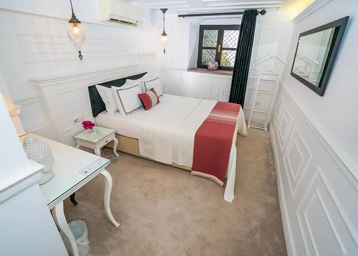 Siyah Lale Cunda 1841 (adults Only) 2*